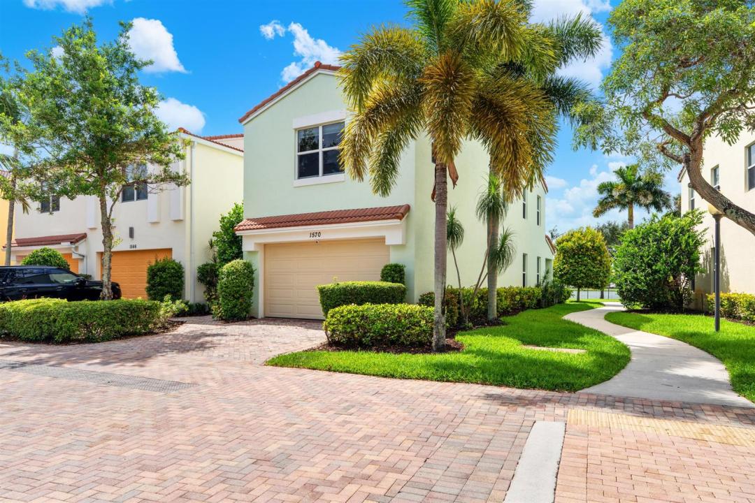 1570 NW 48th Place, Boca Raton, Florida 33431, USA