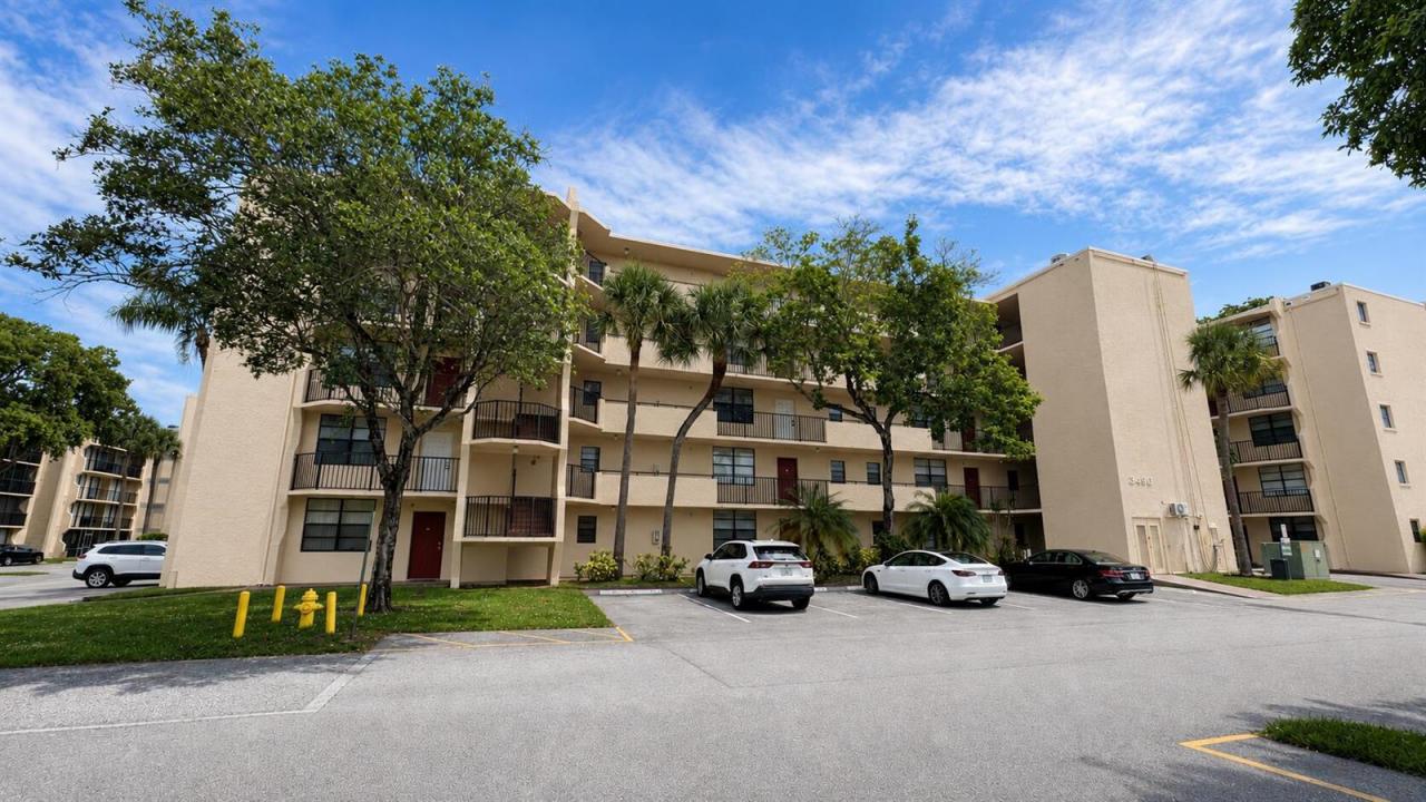 3450 Blue Lake Drive 204, Pompano Beach, Floride 33064, États-Unis