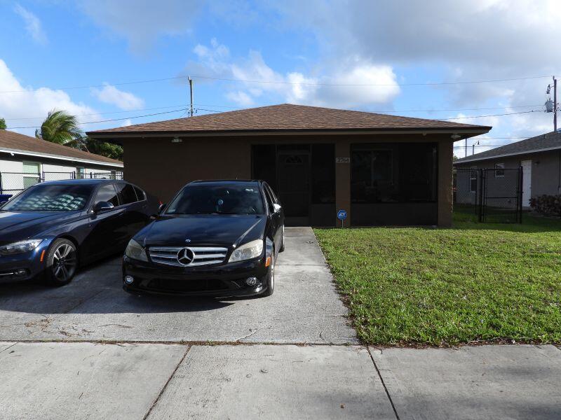 2764 NW 1st Court, Pompano Beach, Floride 33069, États-Unis
