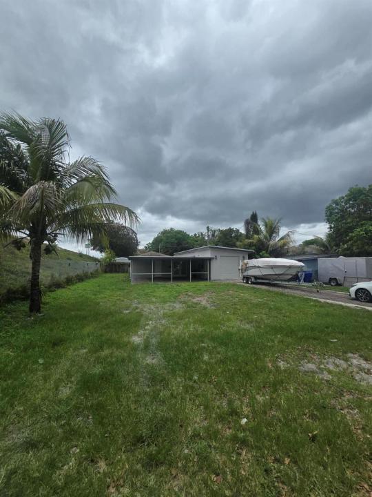 6209 Grant Street, Hollywood, Florida 33024, USA