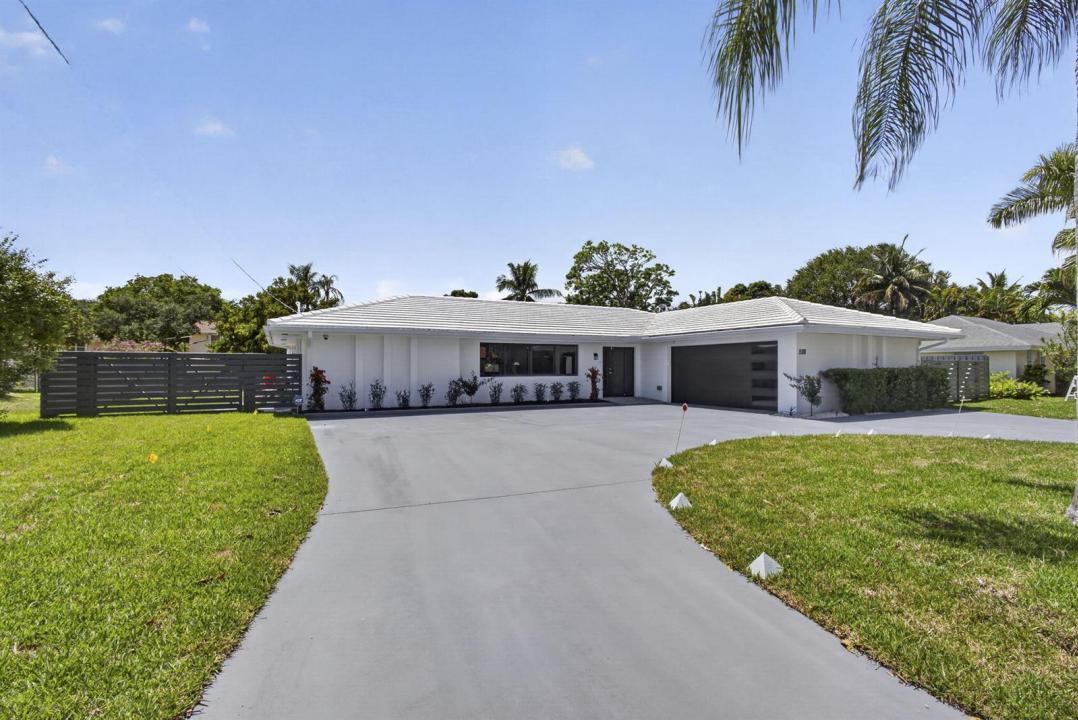 8111 W Lake Drive, Lake Clarke Shores, Flórida 33406, Estados Unidos