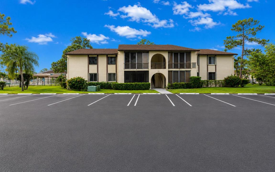303 Knotty Pine Circle A-1, Florida 33463, Stati Uniti