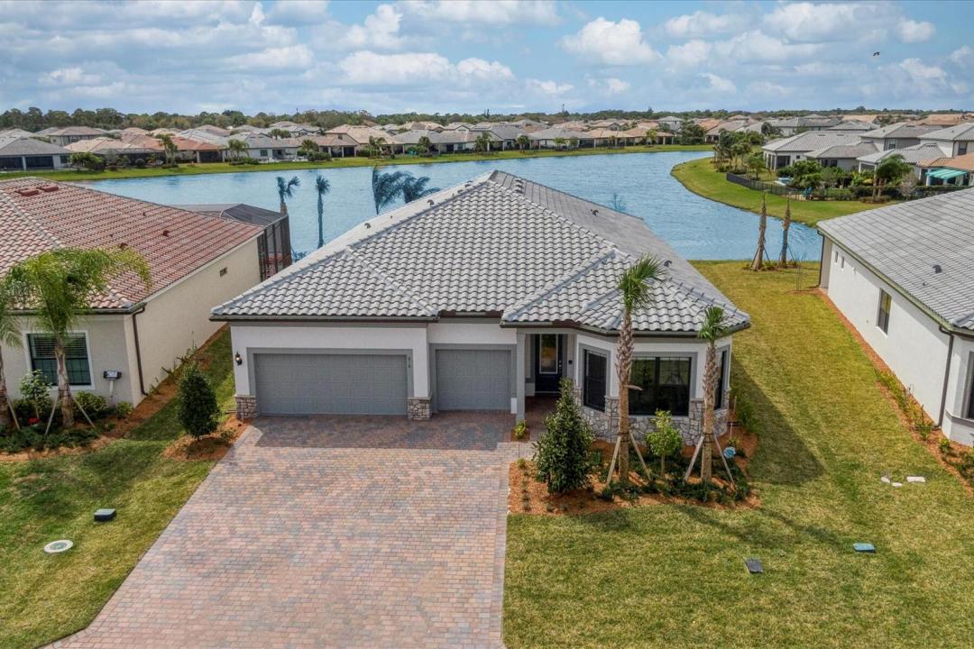 818 SE Courances Drive, Port St. Lucie, Floride 34984, États-Unis