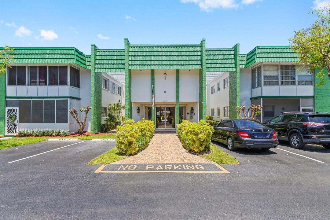 2271 NW 48th Terrace 207, Lauderhill, Florida 33313, USA