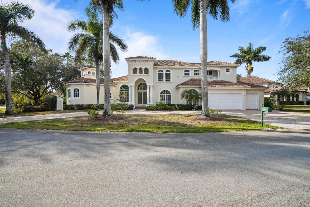 3201 E Stonebrook Circle, Davie, Florida 33330