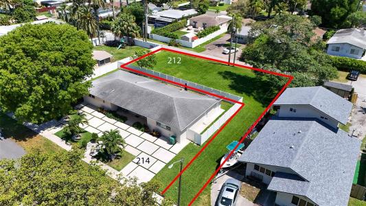 212 SE 5th Street, Dania Beach, Florida 33004, USA