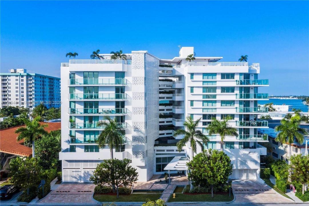 1133 102nd Street 403, Bay Harbor Islands, Florida 33154, USA