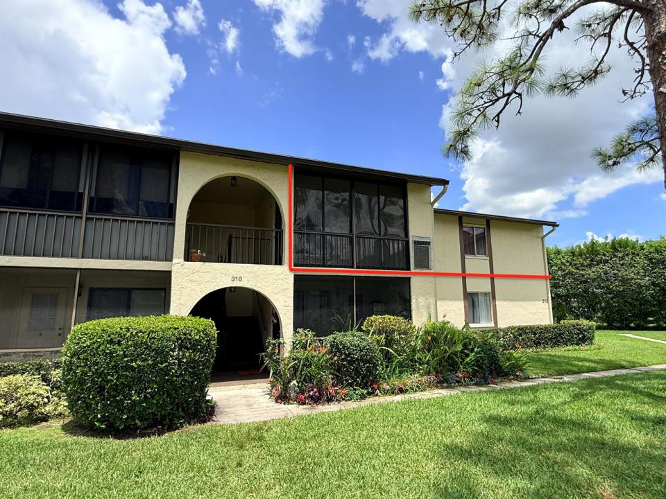 318 Knotty Pine Circle D-2, Floryda 33463, USA