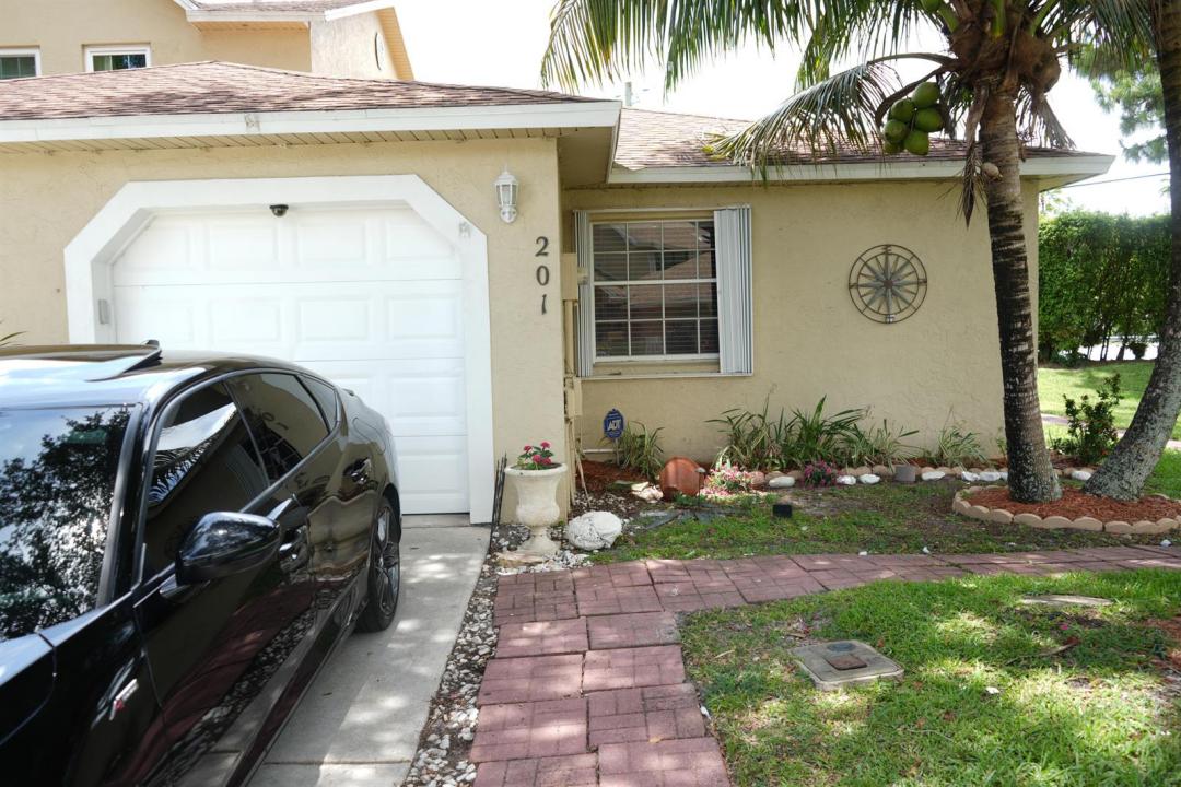201 Maplewood Drive 201, Florida 33415, Stati Uniti