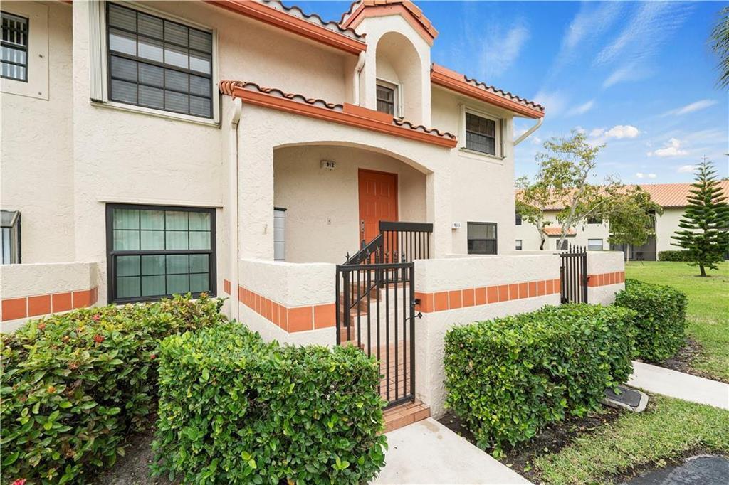 912 Congressional Way, Deerfield Beach, פלורידה 33442, ארצות הברית של אמריקה