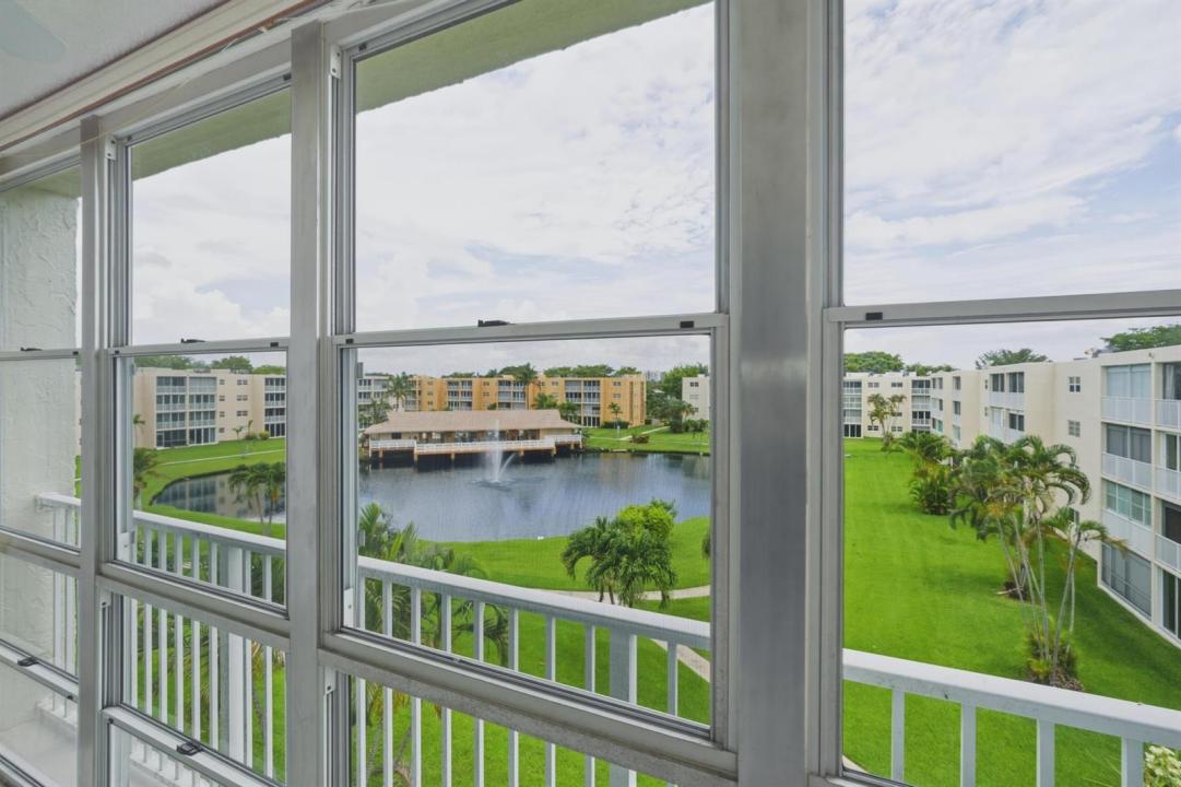205 SE 11th Terrace 403, Dania Beach, Florida 33004, USA