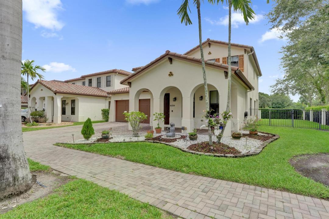 8541 NW 38th Street, Cooper City, Florida 33024, USA