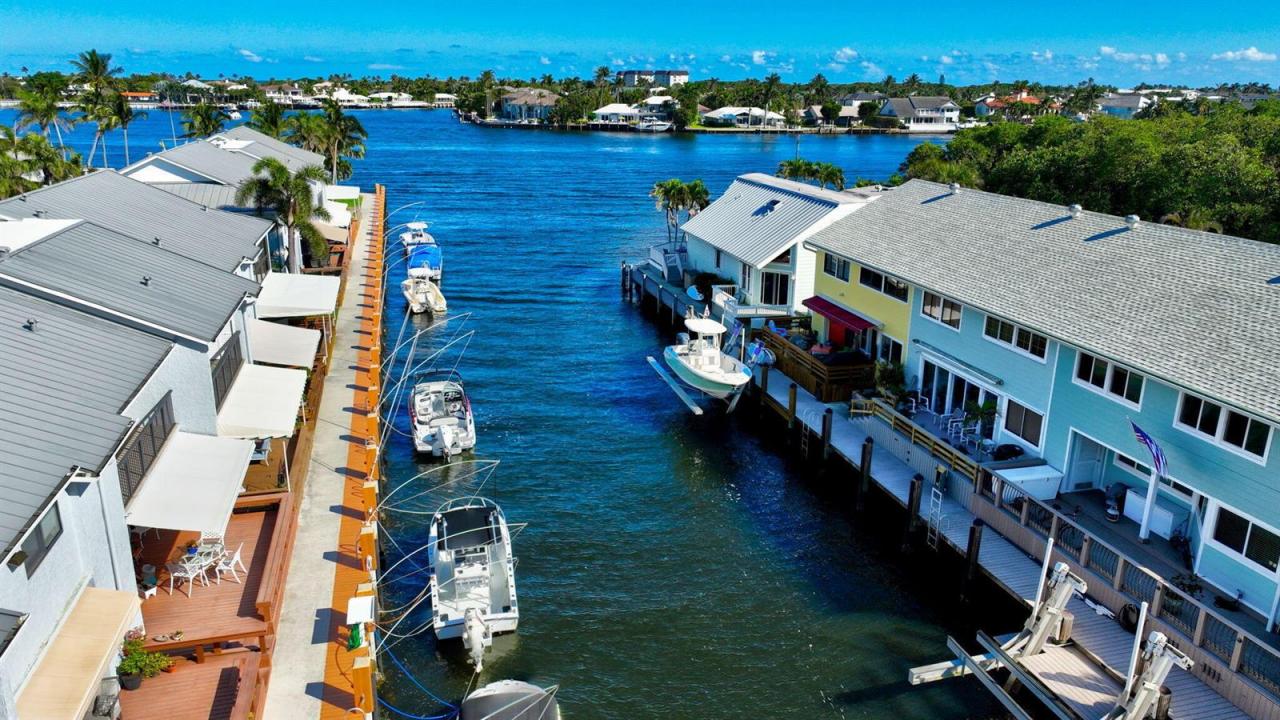 732 NE 12th Terrace 6, Boynton Beach, Florida 33435, USA