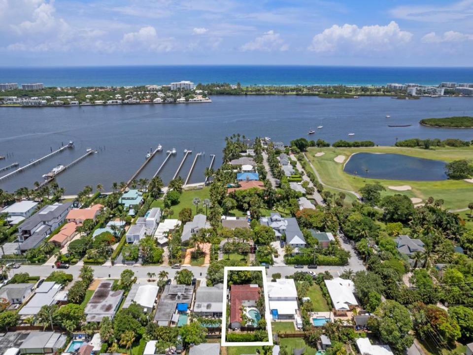 1615 N Lakeside Drive, Florida 33460, USA