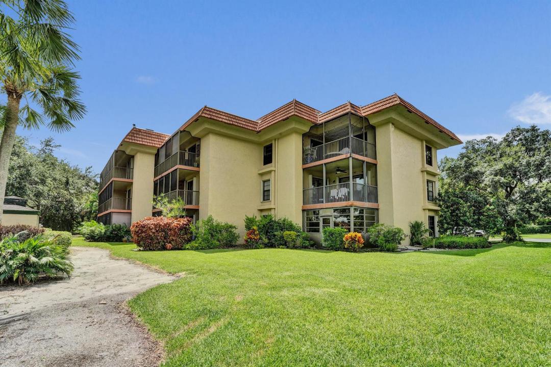 200 Jacaranda Country Club Drive 1b, Plantation, Florida 33324, USA