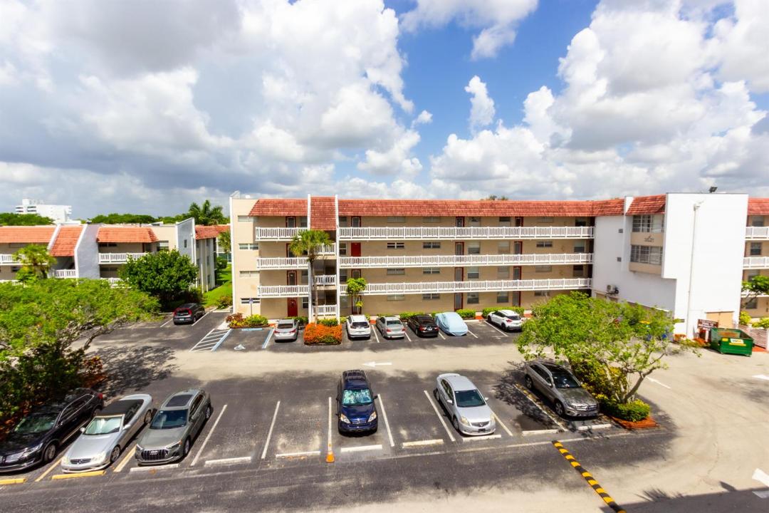 3531 Inverrary Drive H406, Lauderhill, Floride 33319, États-Unis