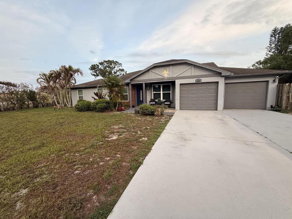 340 SW Paar Drive, Port St. Lucie, Floryda 34953, USA