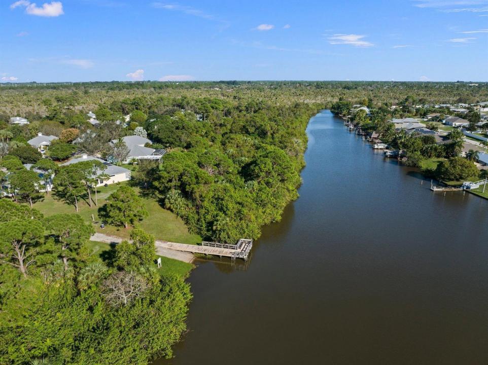 512 NE Canoe Park Circle, Port St. Lucie, Florida 34983, USA