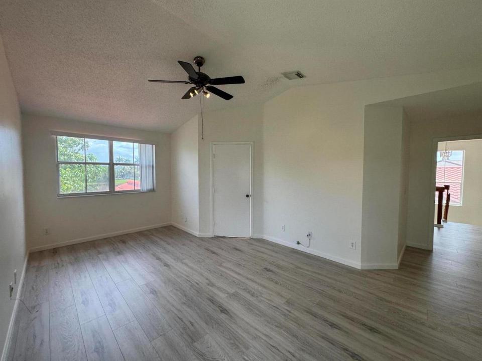 19199 NW 19th Street, Pembroke Pines, Floride 33029, États-Unis