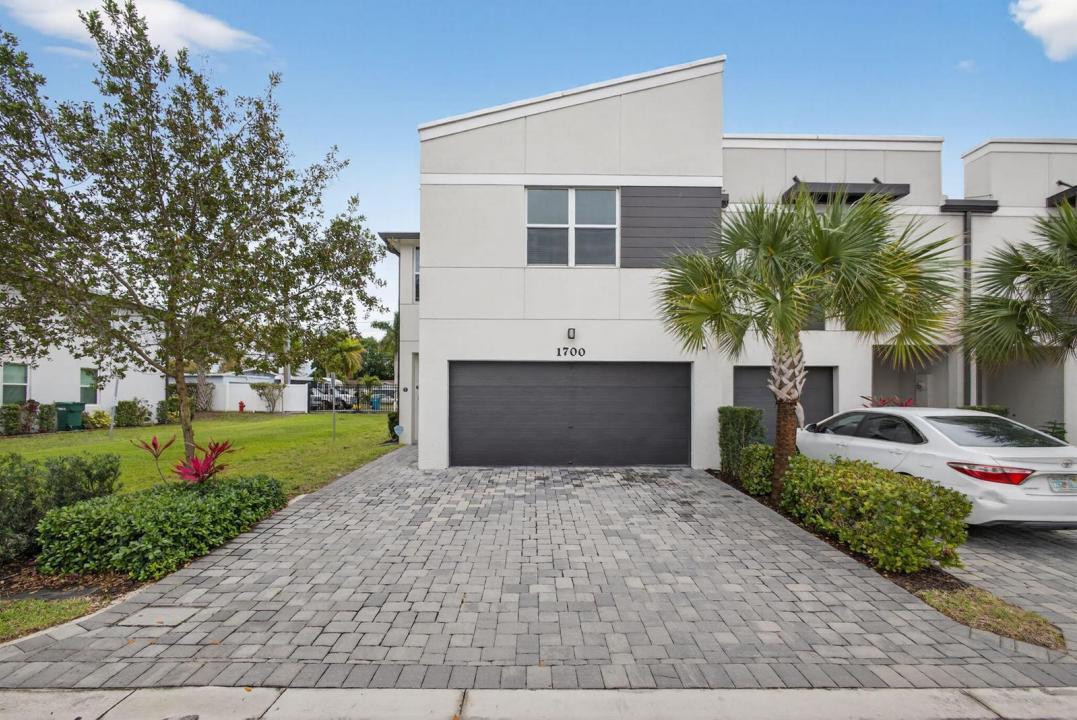 1700 Lindley Street, Mangonia Park, Floride 33407, États-Unis