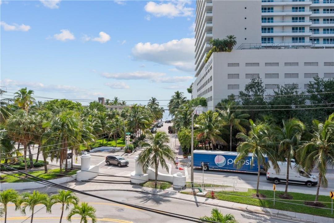 95 N Birch Road 405, Fort Lauderdale, Florida 33304, USA