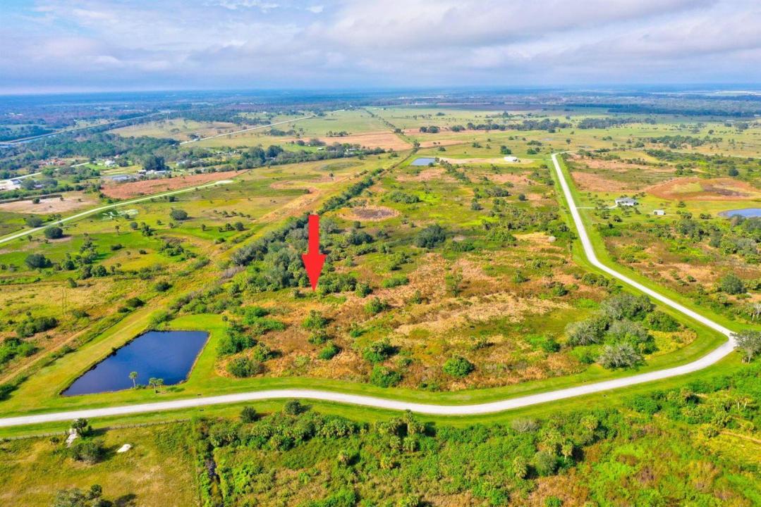 2831 SE 67th Place, Okeechobee, Florida 34974, USA