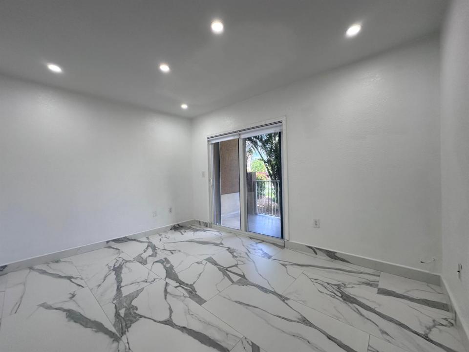 300 E 4th Street 103, Hialeah, Florida 33010, USA