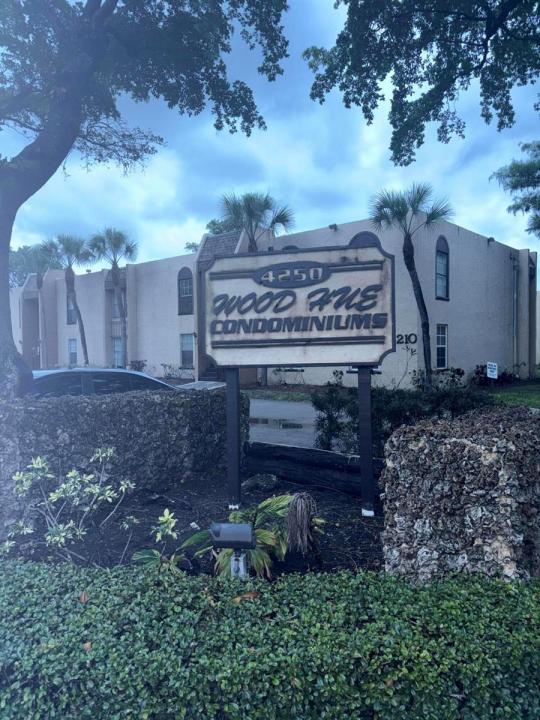 4210 NW 21st Street 117, Lauderhill, Flórida 33313, Estados Unidos