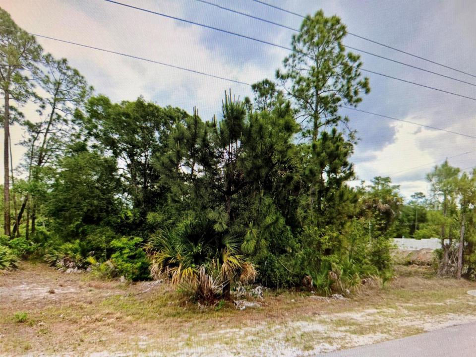 403 17th E Street, Lehigh Acres, Floride 33972, États-Unis
