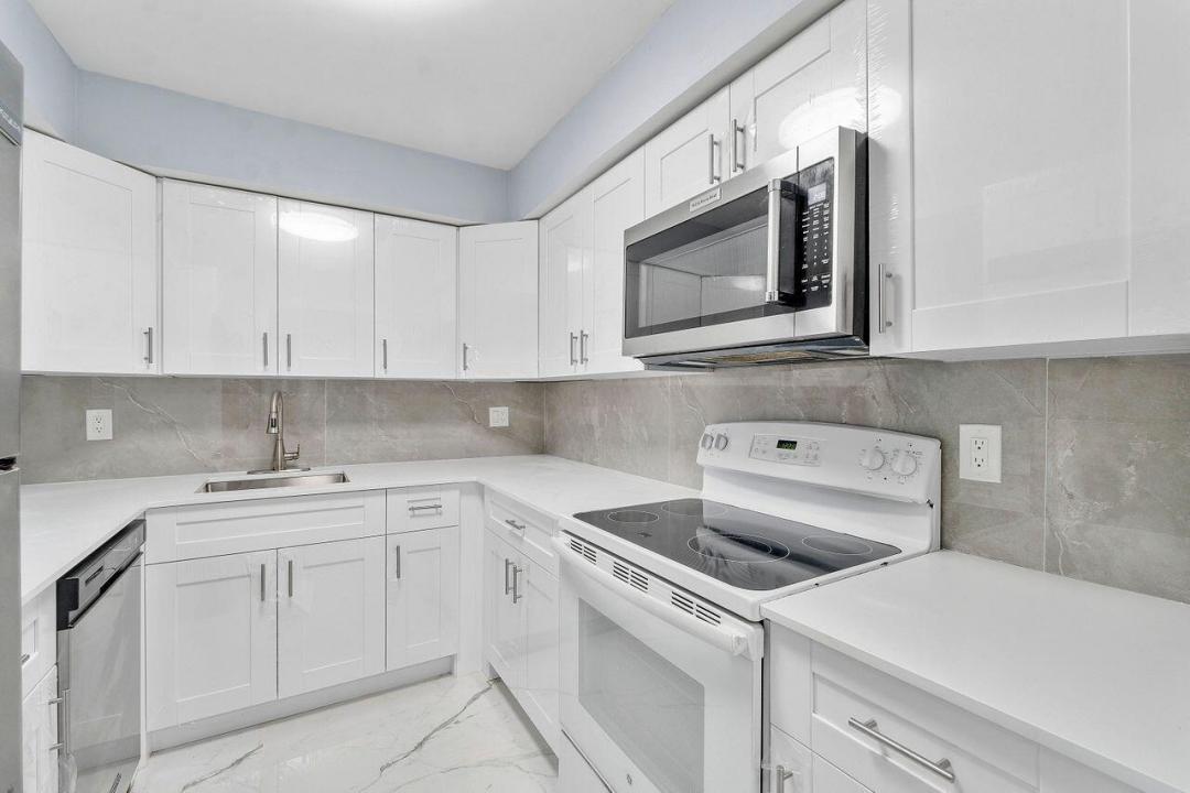 9960 Pineapple Tree Drive 107, Boynton Beach, Florida 33436, USA
