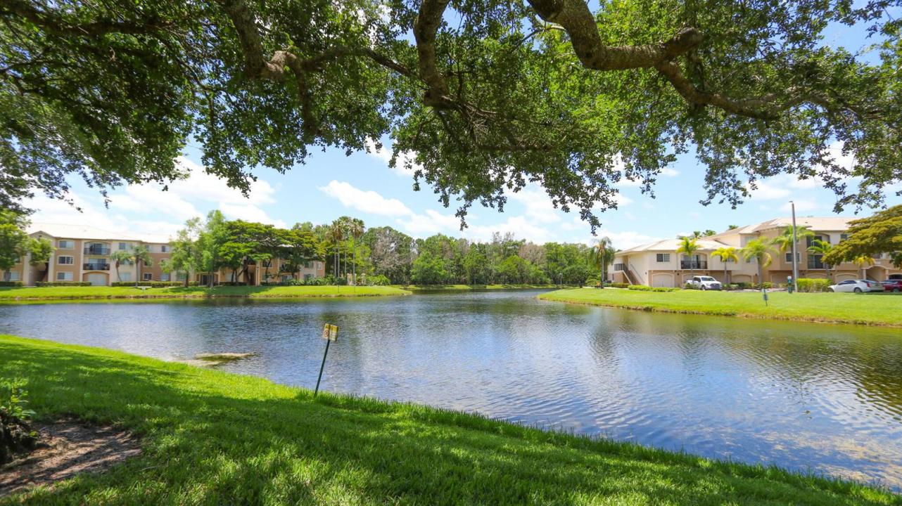 500 N Crestwood Ct N Court 502, Royal Palm Beach, פלורידה 33411, ארצות הברית של אמריקה