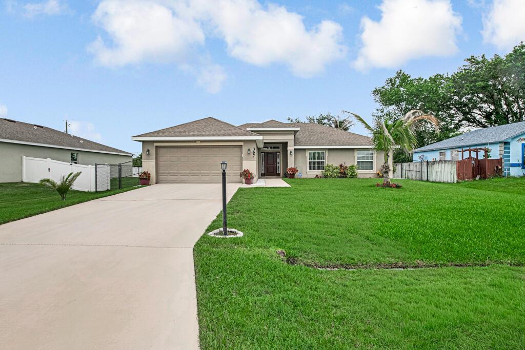367 SW Grimaldo Terrace, Port St. Lucie, Floride 34984, États-Unis