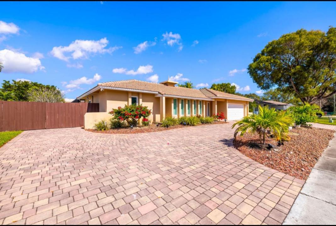 5921 SW 17th Court 59212, Plantation, Florida 33317, Stati Uniti