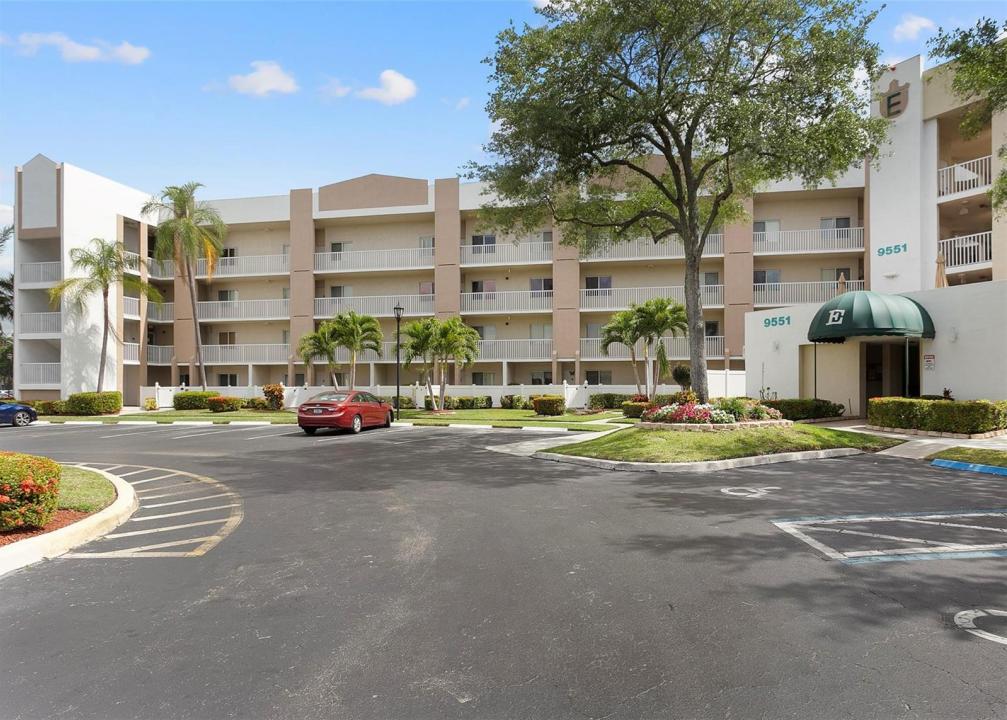 9551 Weldon Circle 404, Fort Lauderdale, Florida 33321, USA