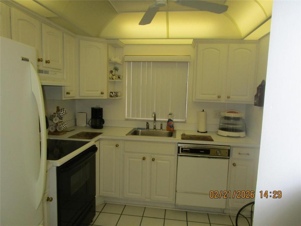 9350 Sunrise Lakes Boulevard 103, Sunrise, Florida 33322, Stati Uniti