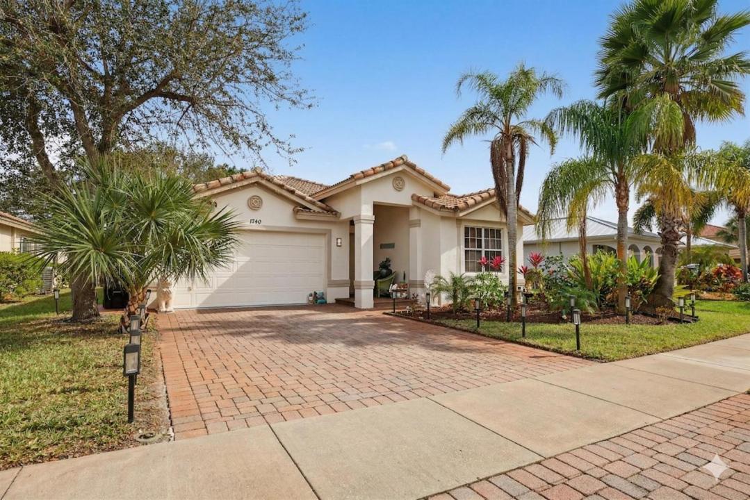 1740 SW Jamesport Drive, Port St. Lucie, Florida 34953, USA