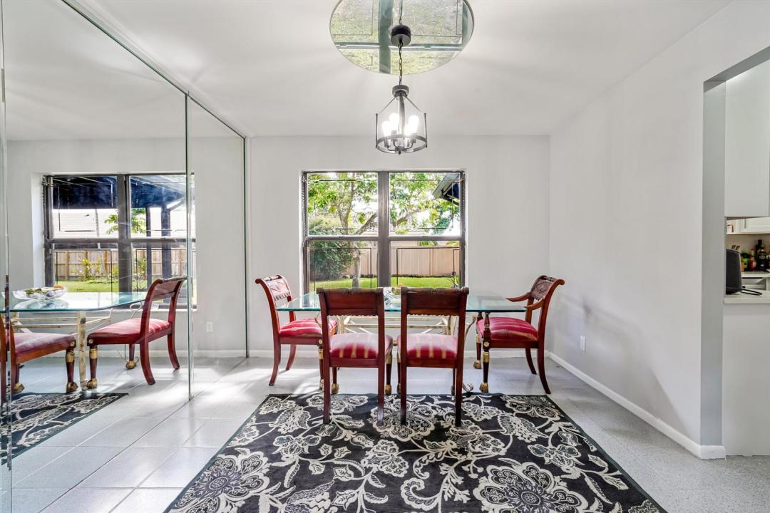 6840 W Wedgewood Avenue, Davie, Florida 33331, USA