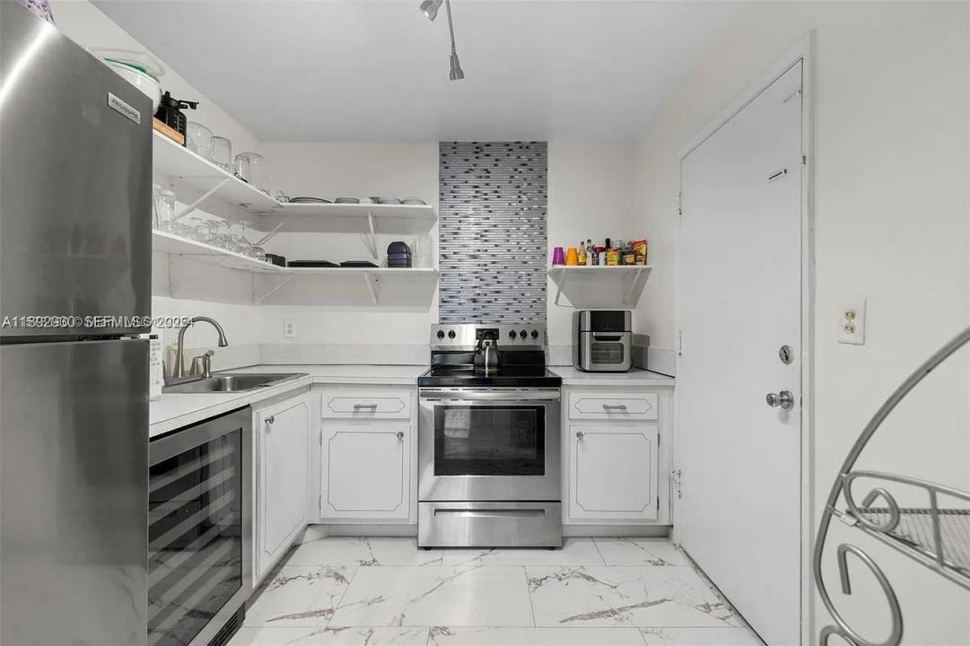 4043 NW 16th Street 201, Lauderhill, Floride 33313, États-Unis