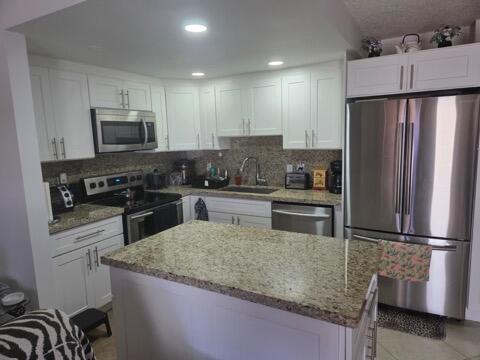 188 Grantham F 188, Deerfield Beach, Floride 33442, États-Unis