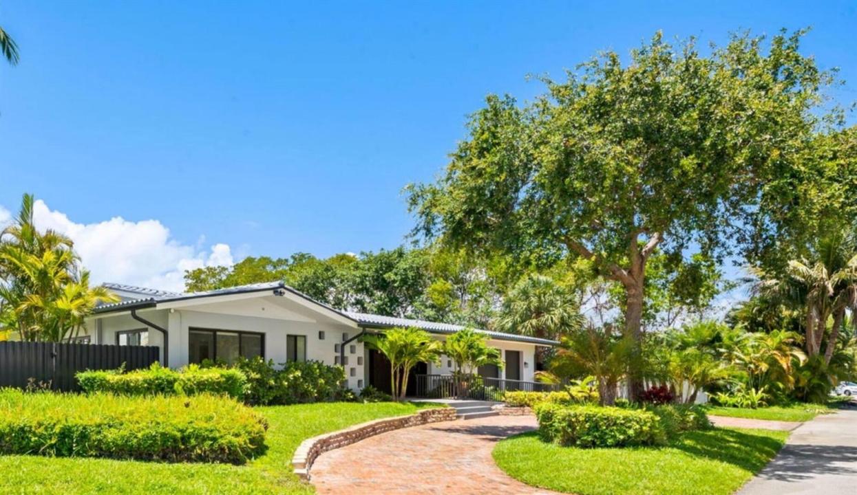 2811 NE 53rd Court, Lighthouse Point, Floryda 33064, USA