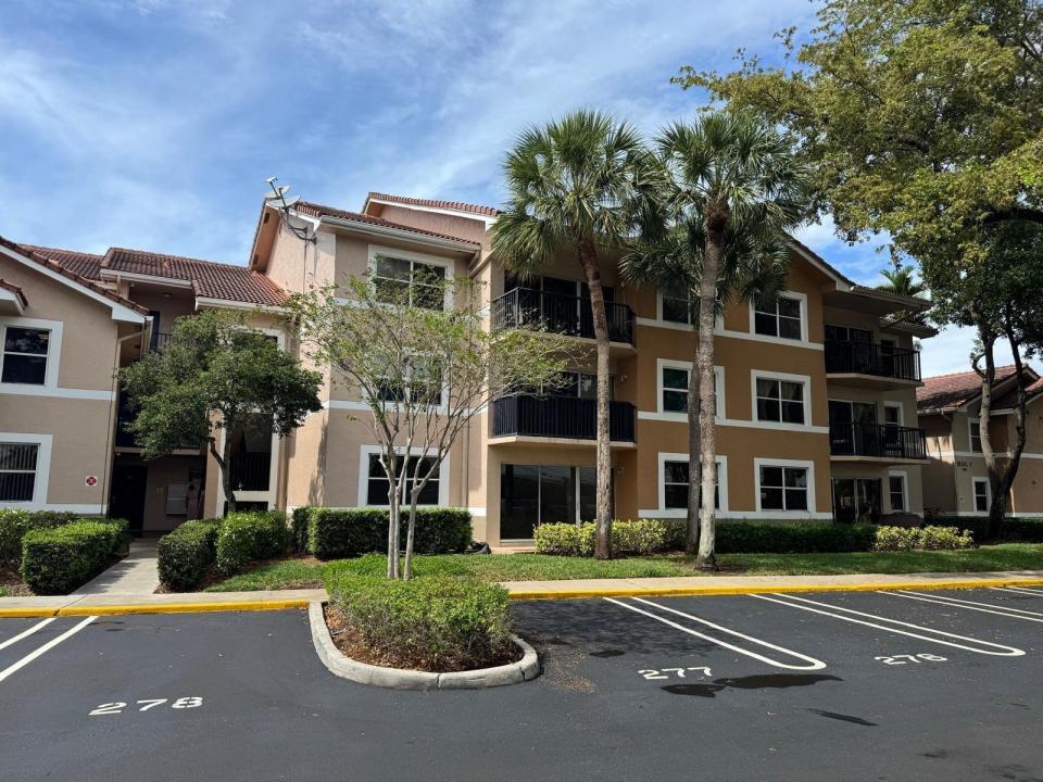 8955 Wiles Road 206, Coral Springs, Florida 33067, Stati Uniti