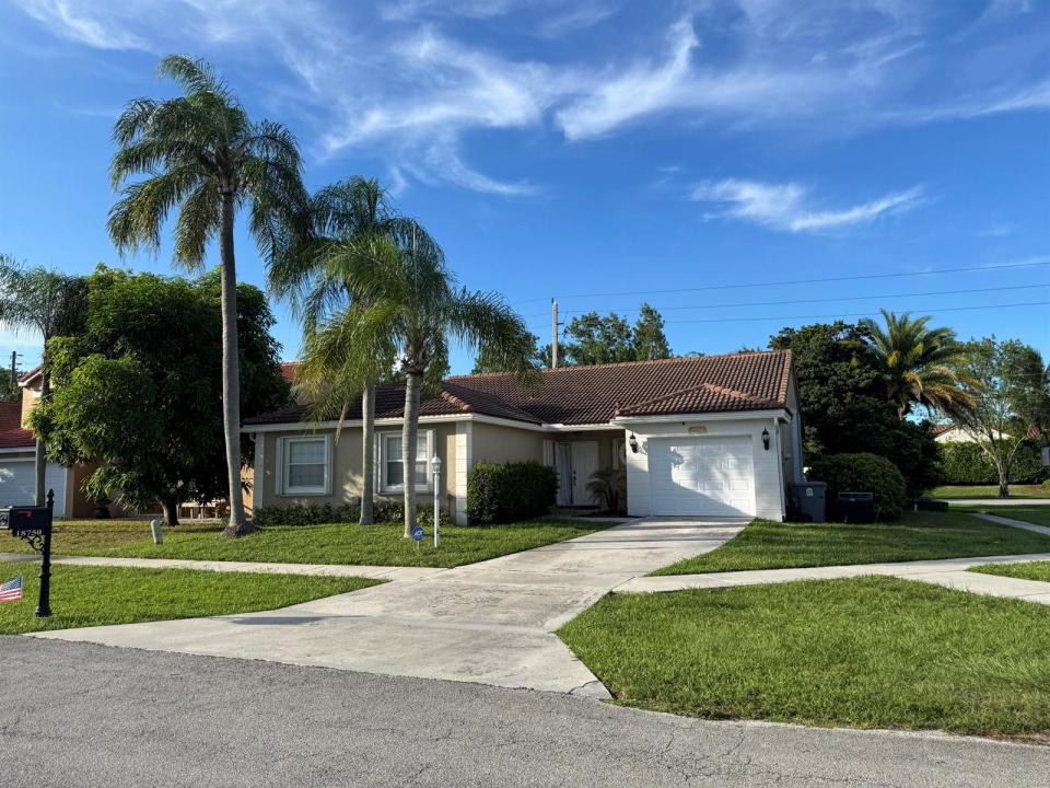 18750 Caspian Circle, Boca Raton, Florida 33496, USA