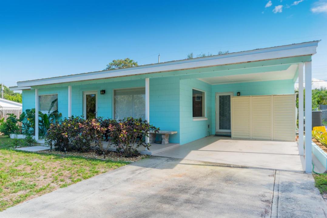 2574 NE Roberta Street, Jensen Beach, Floride 34957, États-Unis