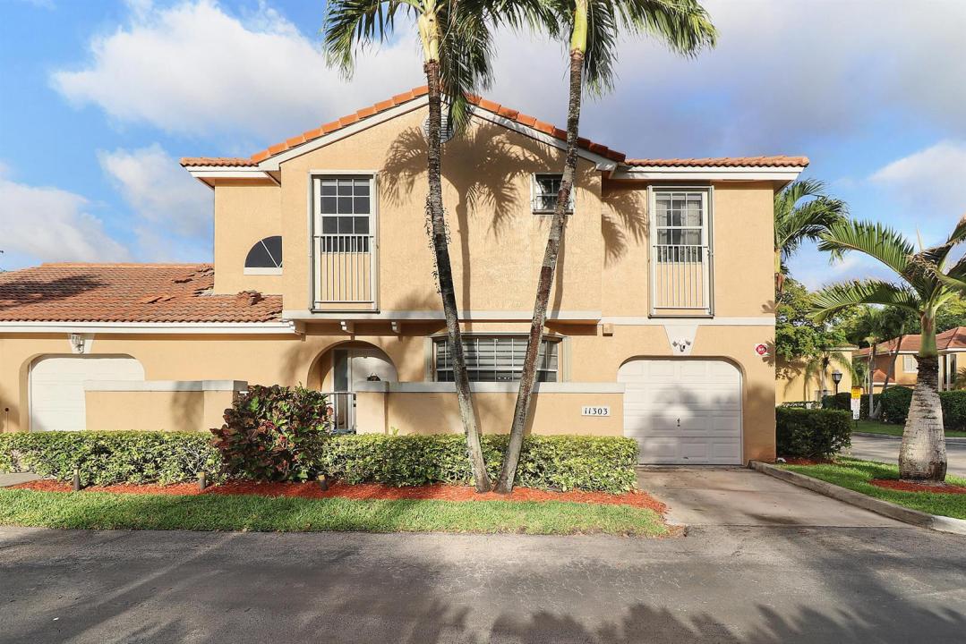 11303 Lakeview Drive 8-m, Coral Springs, Florida 33071, USA