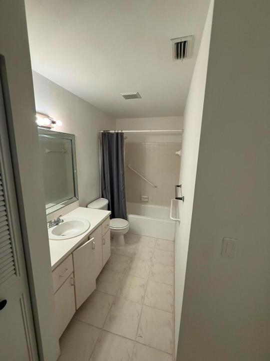 5795 La Pinata Boulevard C-2, Florida 33463, USA