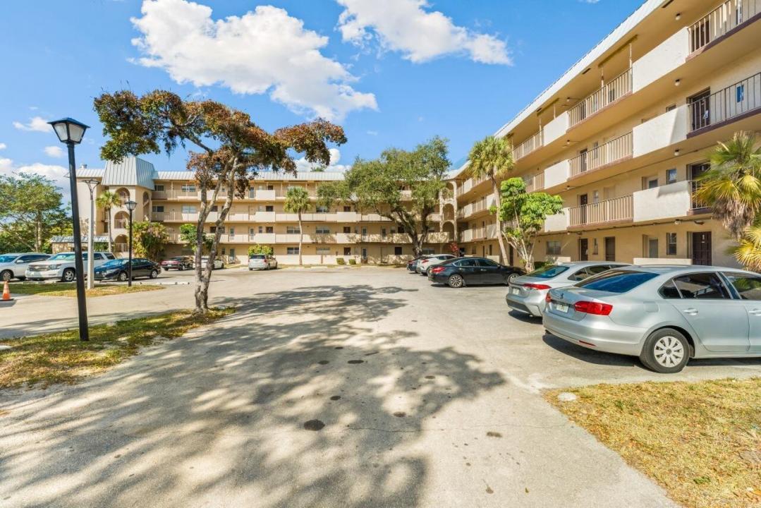 6301 N Falls Cir Drive 307, Lauderhill, Flórida 33319, Estados Unidos