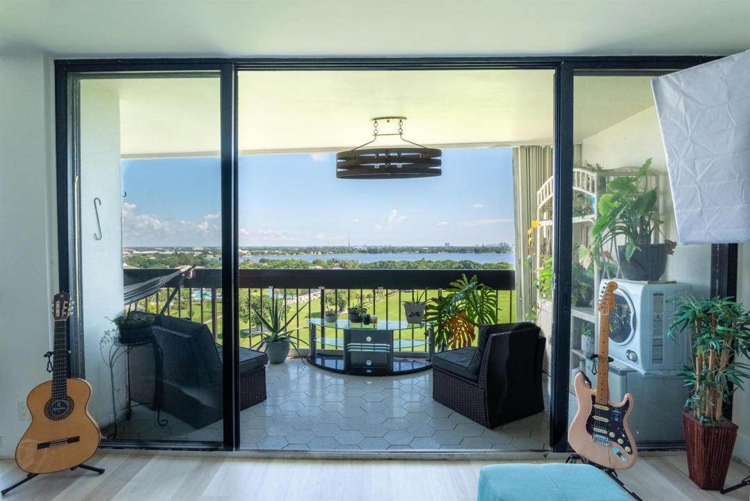 2000 Presidential Way 1401, West Palm Beach, Florida 33401, USA