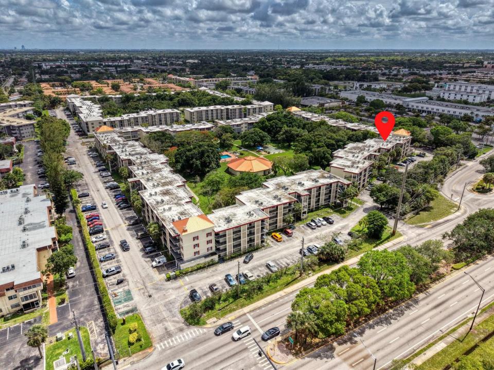3070 NW 48th Terrace 405, Lauderdale Lakes, Florida 33313, Stati Uniti