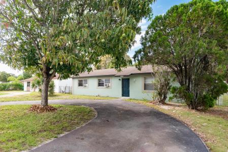 1218 Giller Avenue, Mangonia Park, Florida 33407, Stati Uniti