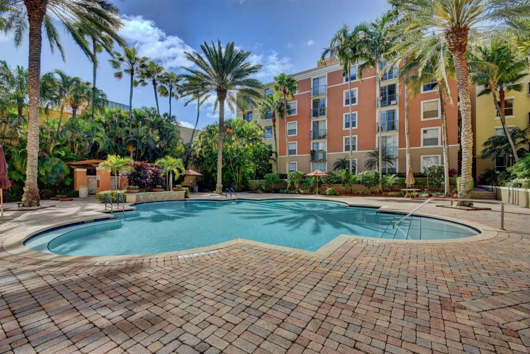 780 S Sapodilla Avenue 104, West Palm Beach, Florida 33401, USA
